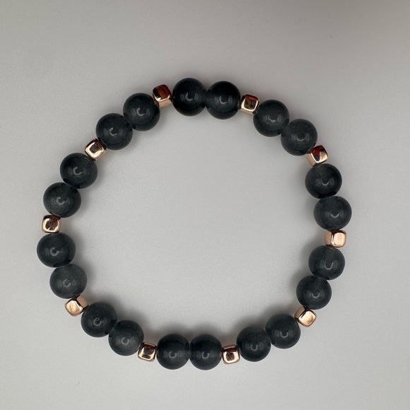 Handmade Jewelry - Chic Black and Gold Beaded Bracelet